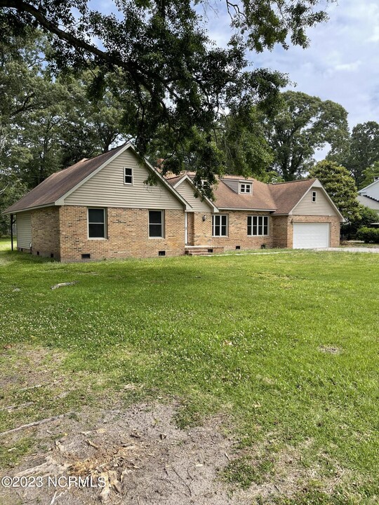 3610 Wedgewood Dr in Trent Woods, NC - Building Photo