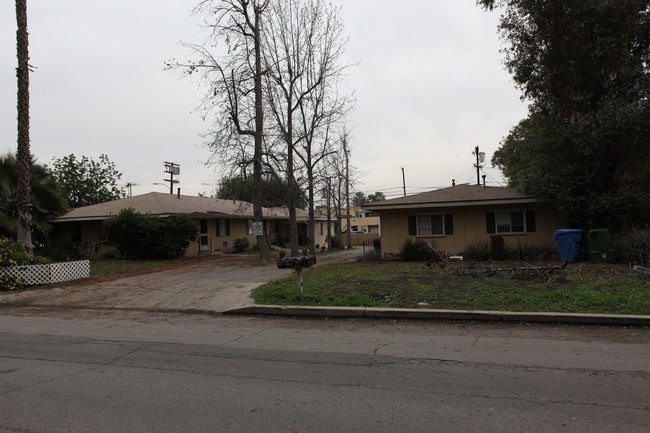 22521-22525 Del Valle St in Woodland Hills, CA - Building Photo - Building Photo