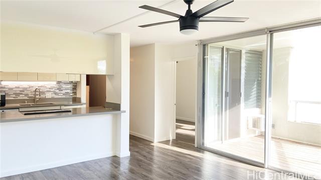 2600 Pualani Way in Honolulu, HI - Building Photo - Building Photo