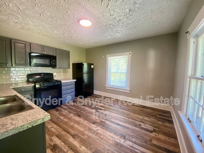 999 W Exchange St in Akron, OH - Foto de edificio - Building Photo