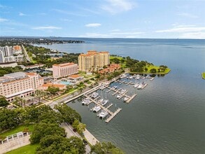 300 Beach Dr NE in St. Petersburg, FL - Building Photo - Building Photo