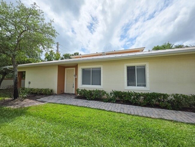 property at 2565 Langrove Ln SW