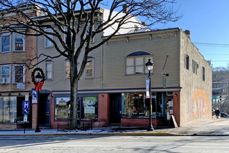 515-517 Main St in Stroudsburg, PA - Foto de edificio - Building Photo