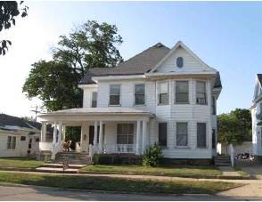 203 Walnut St in Washington, IL - Building Photo