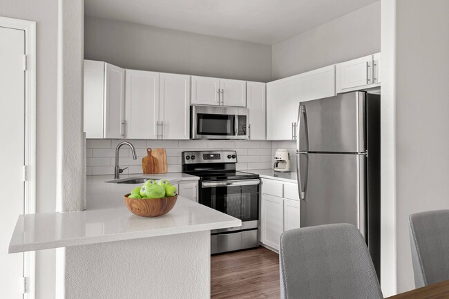 Finisterra On Grove in Tempe, AZ - Foto de edificio - Building Photo