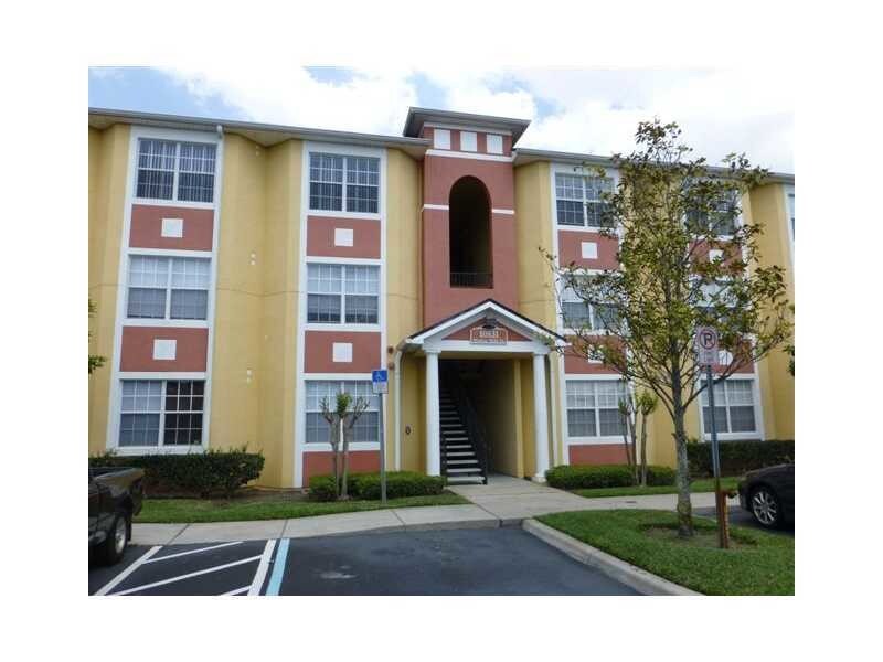 10825 Windsor Walk Dr-Unit -# 3-304 in Orlando, FL - Building Photo