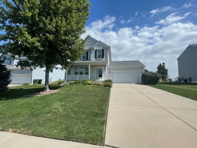 property at 2415 Lakewood Dr