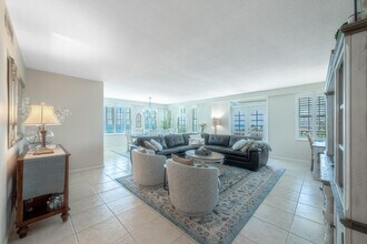 3475 S Ocean Blvd in Palm Beach, FL - Building Photo - Building Photo