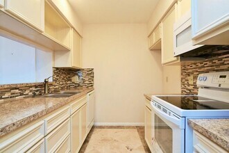3025 Walnut Bend Ln in Houston, TX - Building Photo - Building Photo
