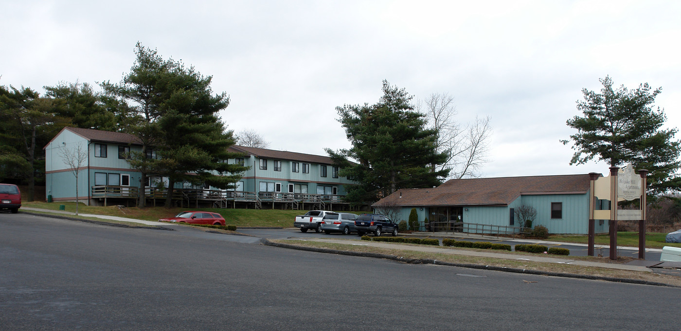 Holyoke Hill Apartments in Holyoke, MA - Foto de edificio