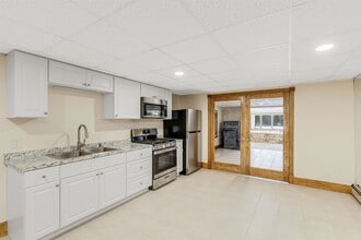 19 Quimby Ct in Danville, NH - Building Photo - Building Photo