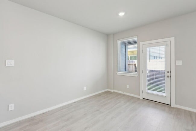 567 Avisa Dr in Kemah, TX - Building Photo - Building Photo