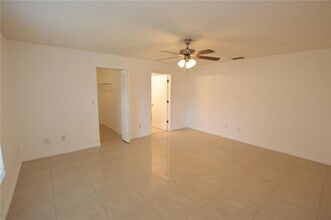 18 Pittwick Ln in Palm Coast, FL - Building Photo - Building Photo