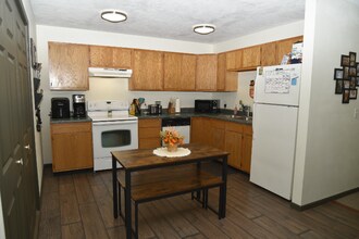 3360 Patti Dr, Unit 3360 in Plover, WI - Foto de edificio - Building Photo