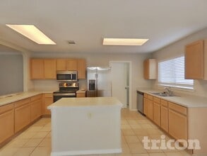 7807 Encanto Vis Dr in San Antonio, TX - Building Photo - Building Photo