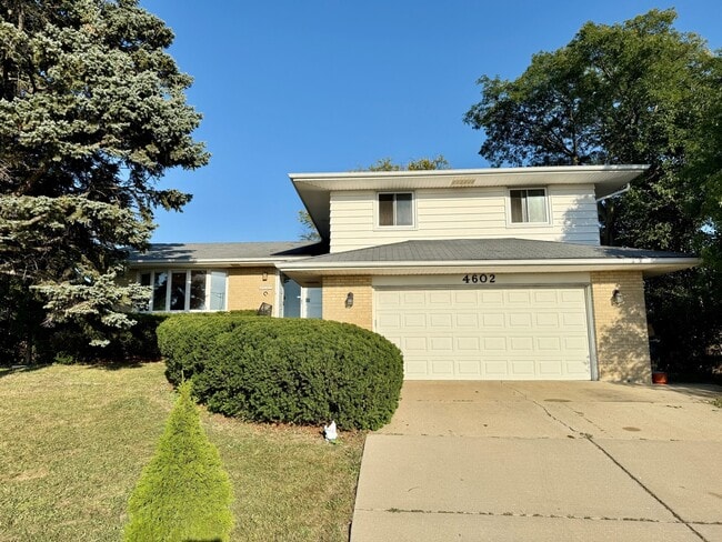 property at 4602 Sycamore Ln