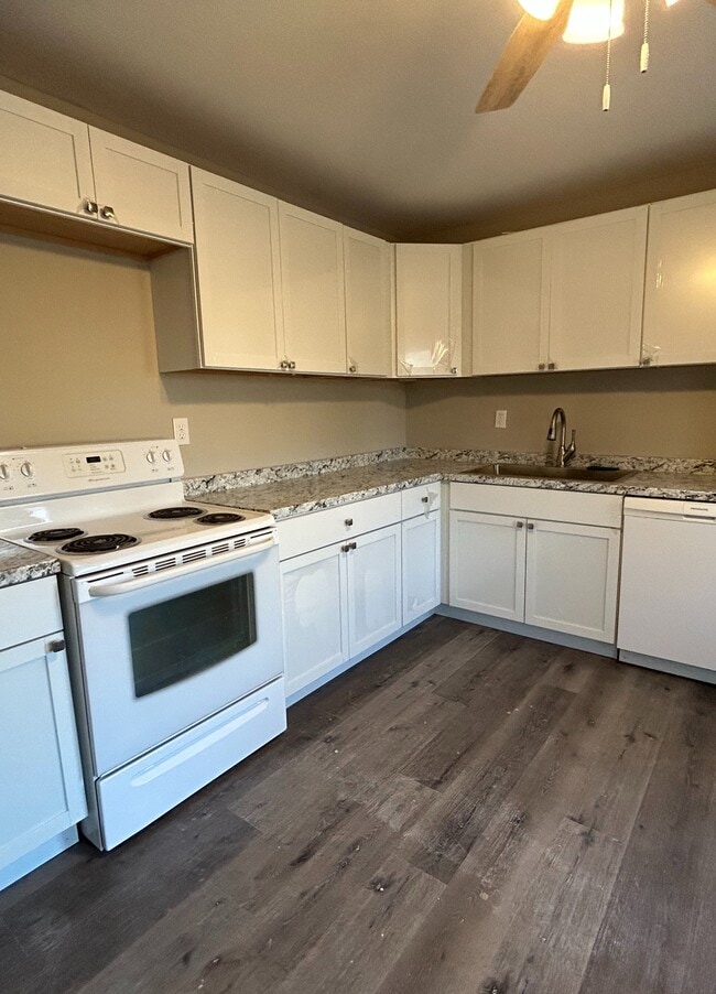 property at 2719 Cranston Dr