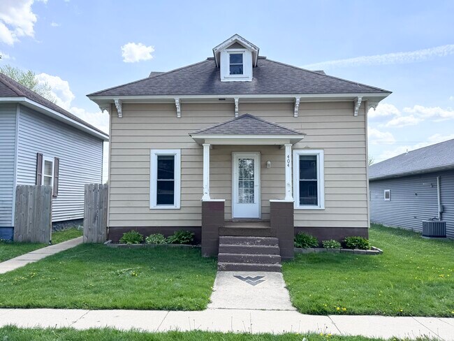 404 Main St E in Fairbank, IA - Building Photo - Building Photo