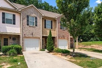 1984 Old Dogwood in Jonesboro, GA - Building Photo - Building Photo