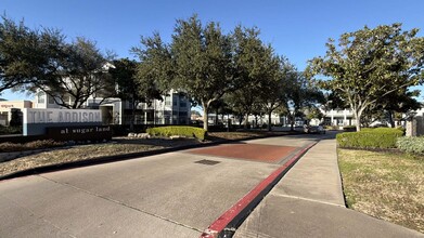 15000 W Airport Blvd in Sugar Land, TX - Foto de edificio - Building Photo