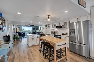 6035 Sea Ranch Dr in Hudson, FL - Foto de edificio - Building Photo