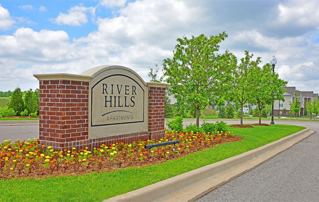 River Hills Apartments in Fond du Lac, WI - Foto de edificio