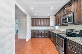 1552 Fleetwood Ave, Unit 3641-40 in Norfolk, VA - Building Photo - Building Photo