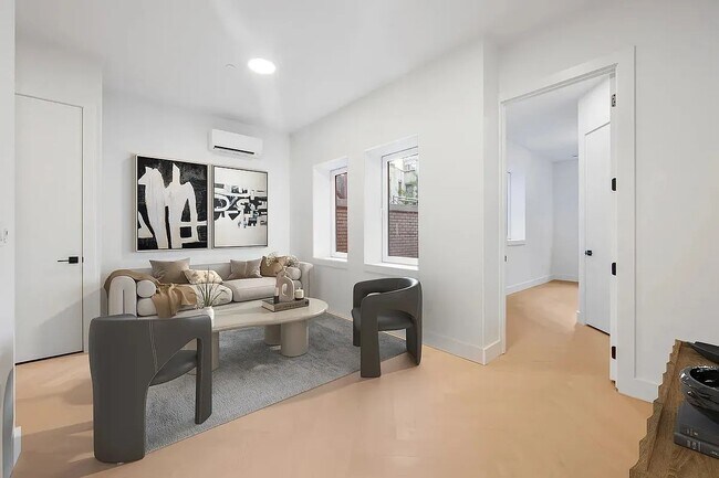 321 E 17th St in New York, NY - Building Photo - Building Photo