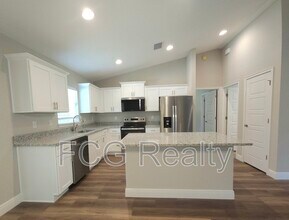 9379 N Sandree Dr in Citrus Springs, FL - Building Photo - Building Photo