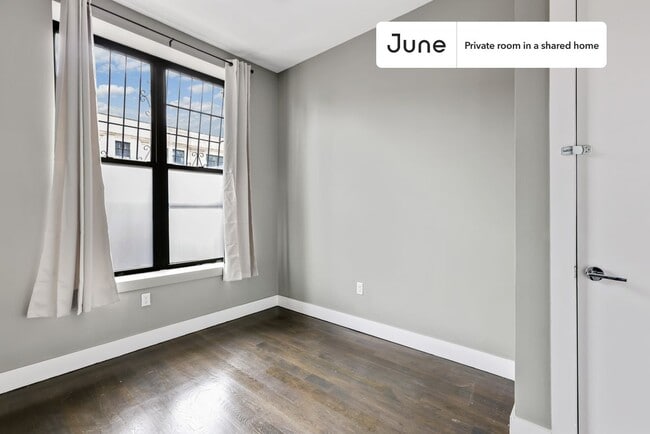 Room in Shared 4 bed/2 bath home in New York, NY - Building Photo - Building Photo