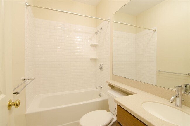 406 Marlborough St, Unit 6
