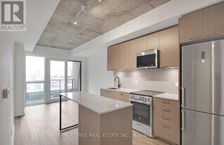 1808 St Clair Ave W in Toronto, ON - Building Photo