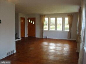 1346 Faucett Dr in West Chester, PA - Building Photo - Building Photo