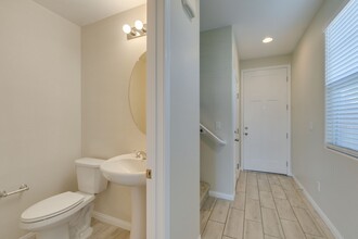 328 Cape Seville Pl in Henderson, NV - Building Photo - Building Photo