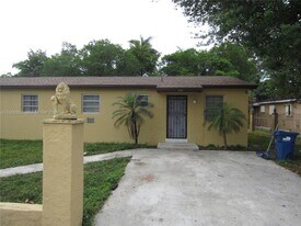 2512 NW 175th Terrace in Miami Gardens, FL - Building Photo