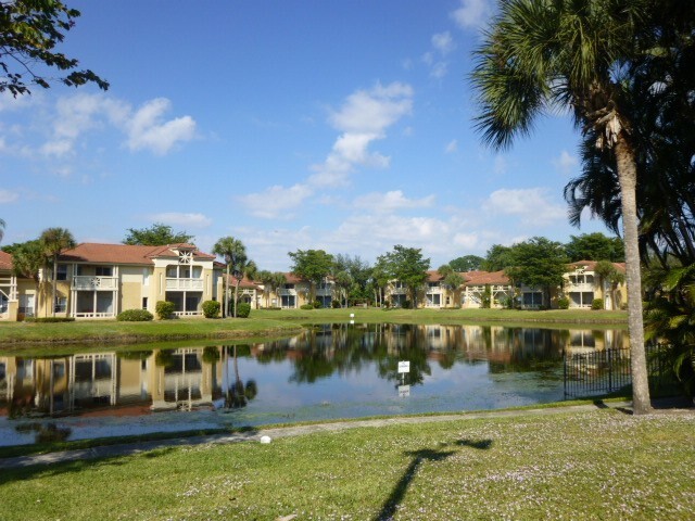 4791 Via Palm Lakes in West Palm Beach, FL - Building Photo