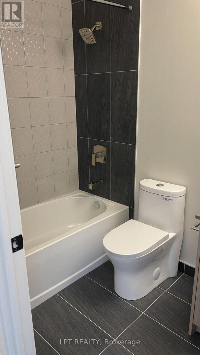 8020 Derry Rd in Milton, ON - Building Photo - Building Photo