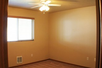 13418 E Skyview Ave in Spokane Valley, WA - Foto de edificio - Interior Photo