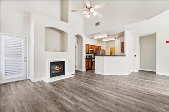 5350 Dunlay Dr in Sacramento, CA - Building Photo - Building Photo