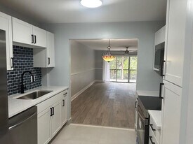 2700 Coral Springs Dr in Coral Springs, FL - Building Photo