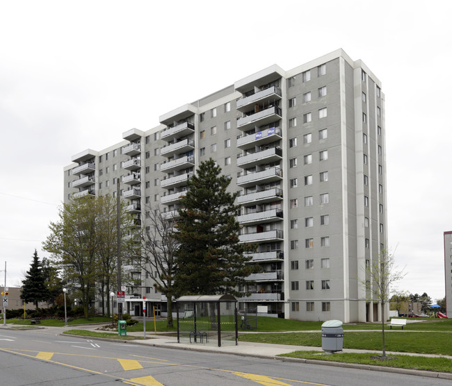 940 Caledonia Rd in Toronto, ON - Building Photo - Primary Photo