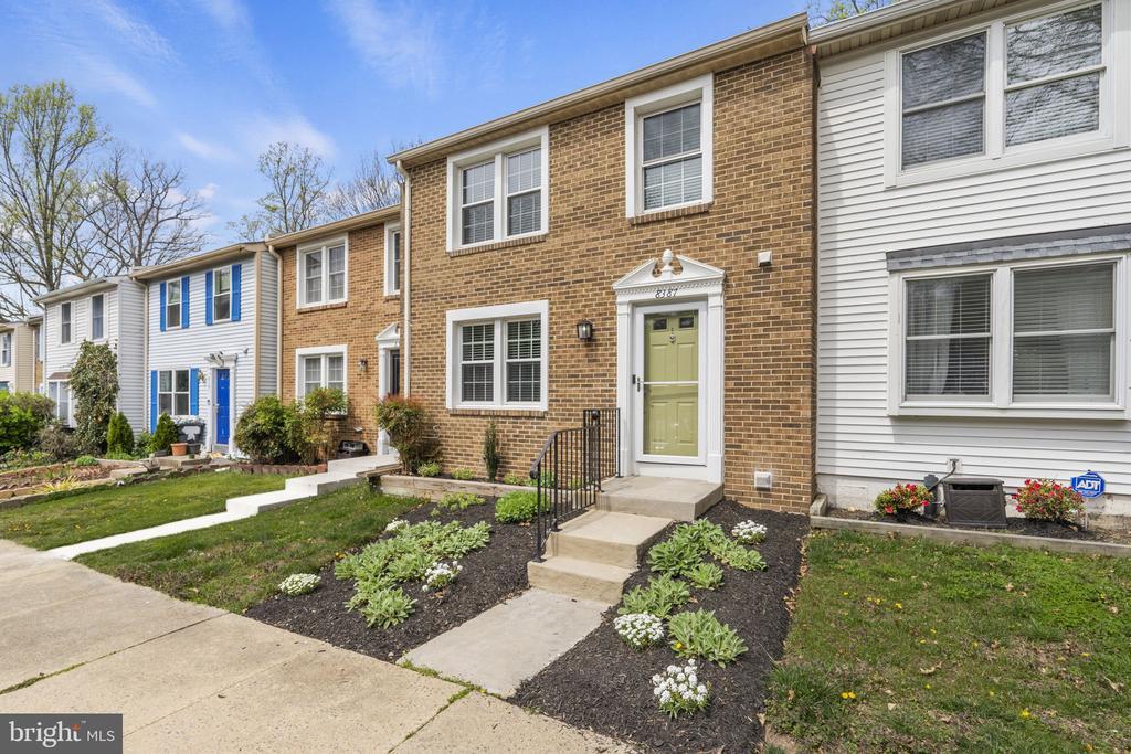 8387 Fern Leaf Ct in Springfield, VA - Building Photo