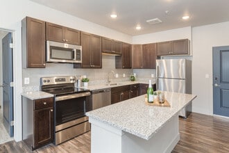 Marq at Monument Ridge in Colorado Springs, CO - Foto de edificio - Building Photo