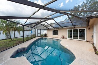 9415 Pebble Glen Ave in Tampa, FL - Building Photo - Building Photo
