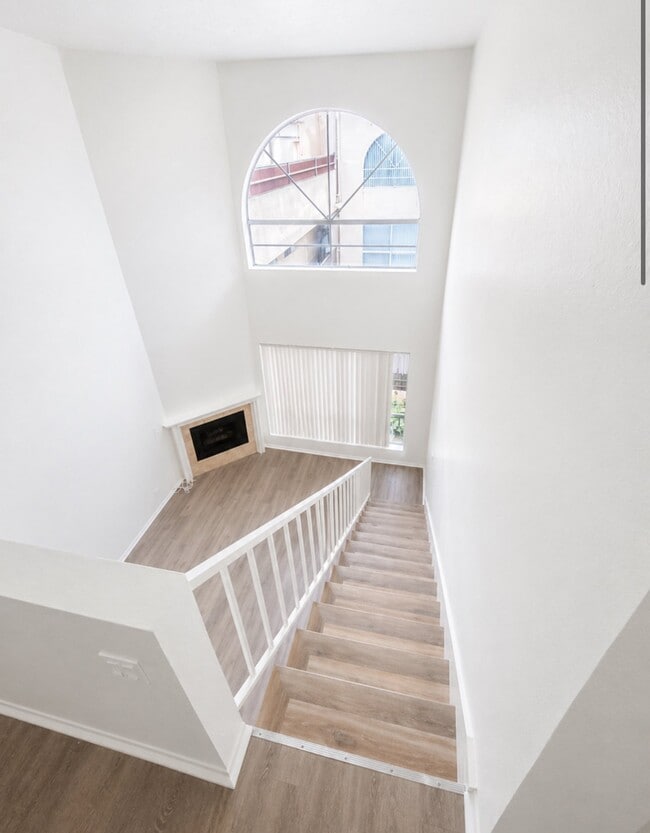 15009 Moorpark St in Los Angeles, CA - Building Photo - Building Photo