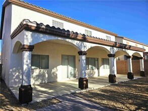 2553 Chateau Clermont St in Henderson, NV - Building Photo - Building Photo
