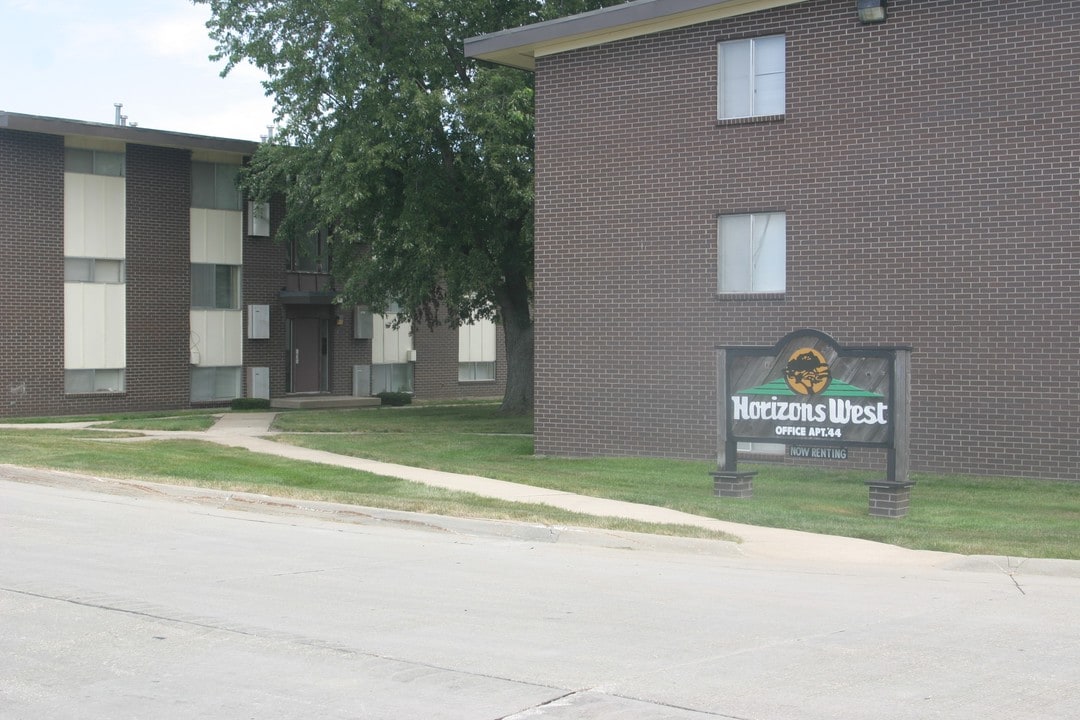 Campus View Apartments in Maryville, MO - Building Photo