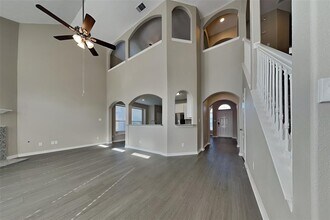 8000 N Tarrytown Crossing Dr in Conroe, TX - Building Photo - Building Photo