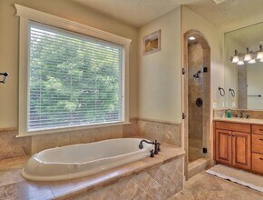 2680 E Mahoney St in Meridian, ID - Building Photo - Building Photo