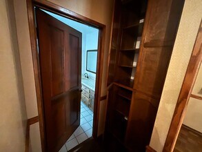 10450 Penrose St. in Los Angeles, CA - Building Photo - Building Photo